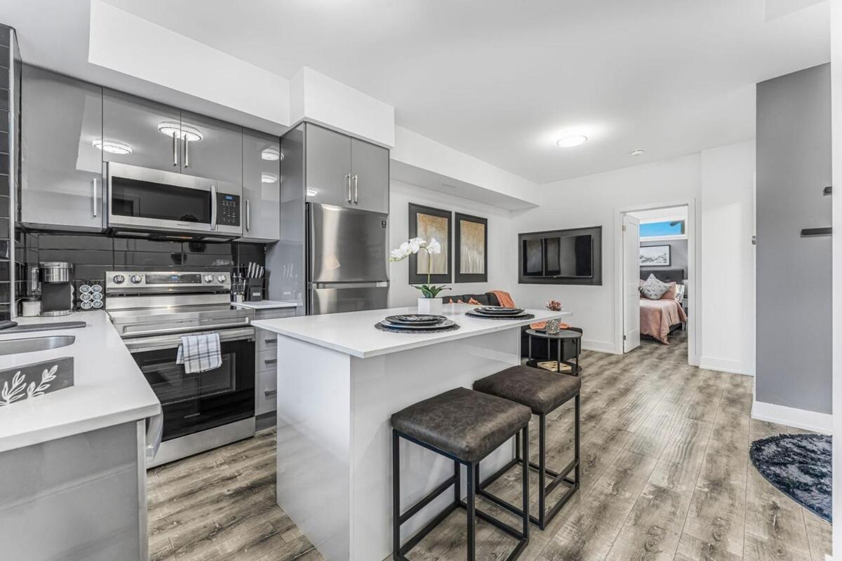 New Stylish 1br With Bbq And Situated Close To The Falls And Sleep 4 Guests