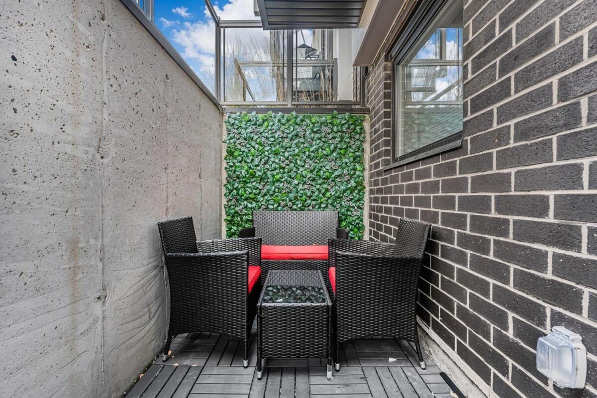 New Stylish 1br With Bbq And Situated Close To The Falls And Sleep 4 Guests * Niagara Falls