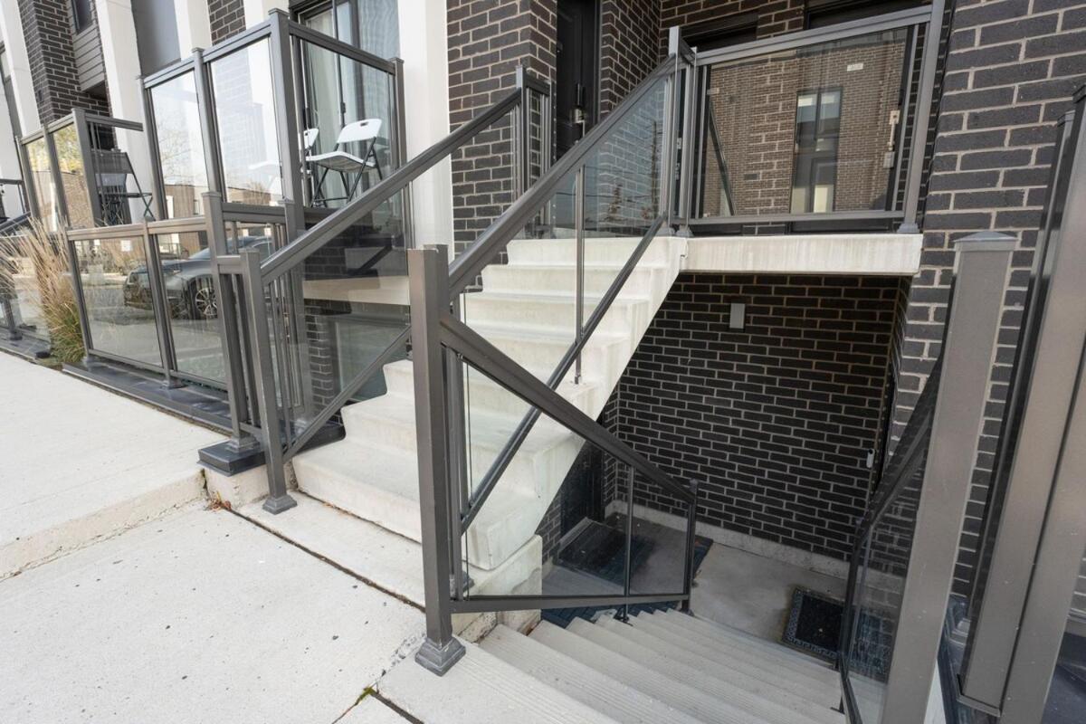 Apartment New Stylish 1br With Bbq And Situated Close To The Falls And Sleep 4 Guests Niagara Falls