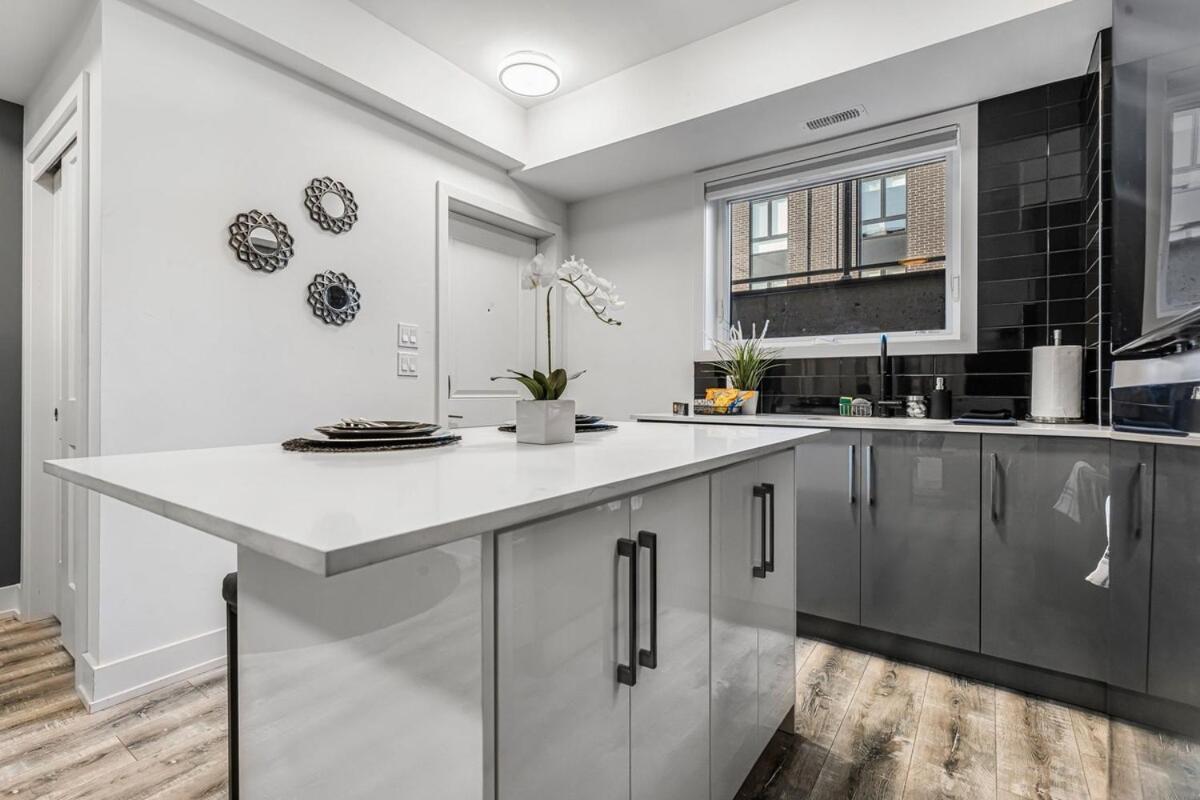 New Stylish 1br With Bbq And Situated Close To The Falls And Sleep 4 Guests Apartment Niagara Falls